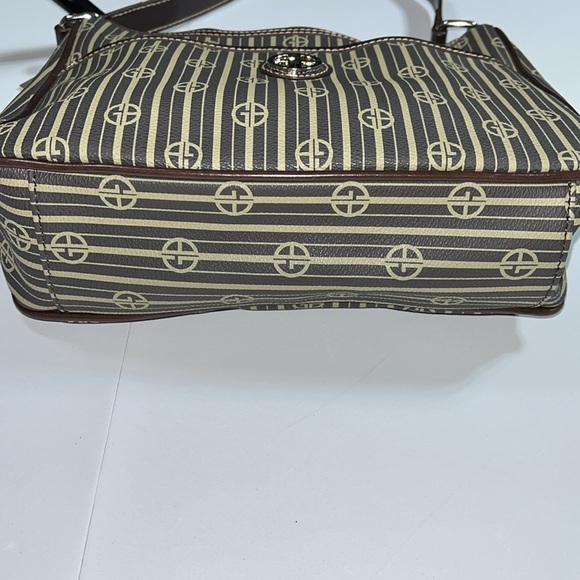 NWT Giani Bernini Brown Taupe
Logo Stripe Shoulder Bag - Picture 6 of 8